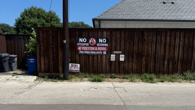 Recall Gay Donnell Willis yard sign in an alley
